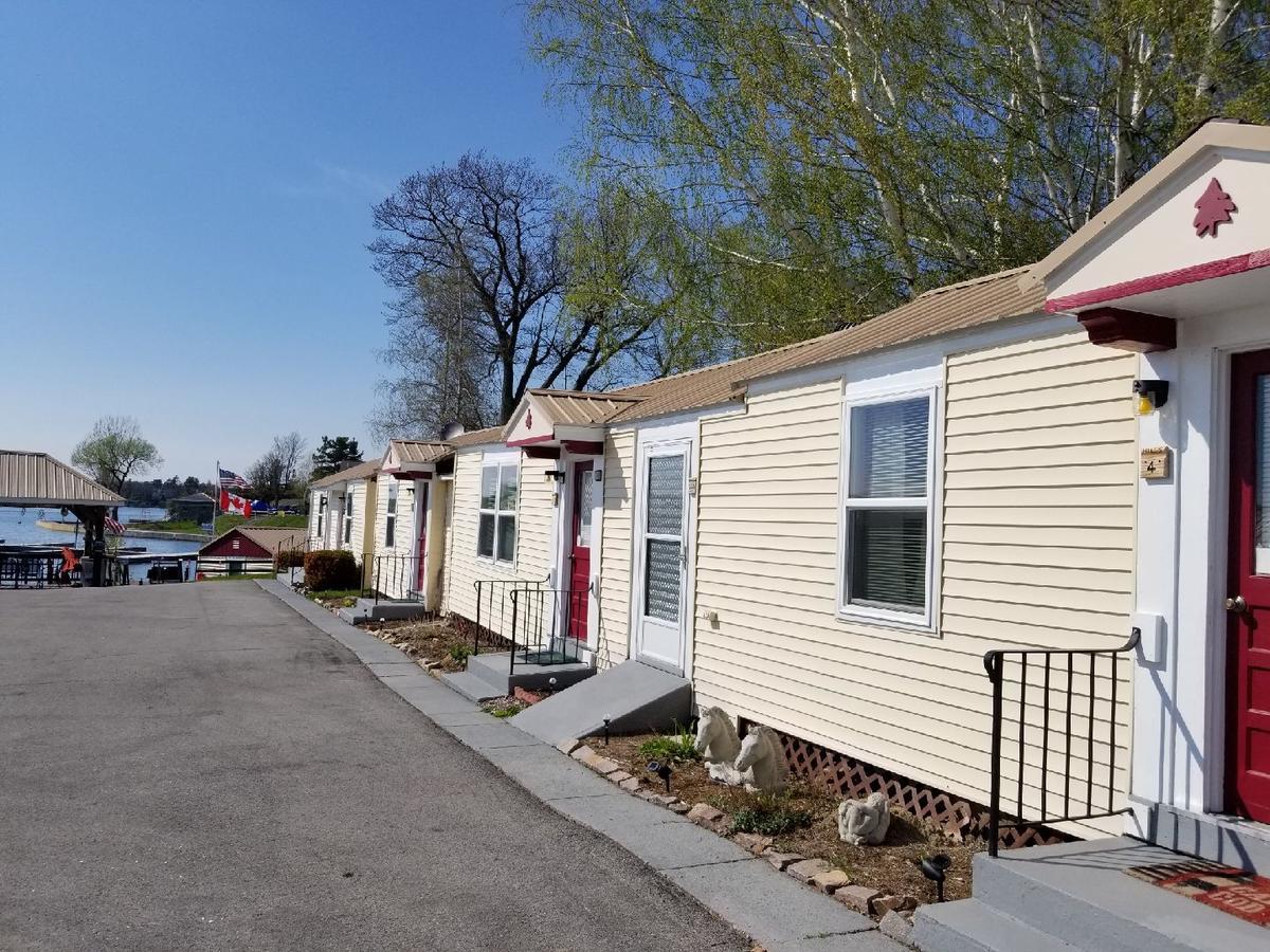 Hills Motor Court & Marina Motel Alexandria Bay Dış mekan fotoğraf